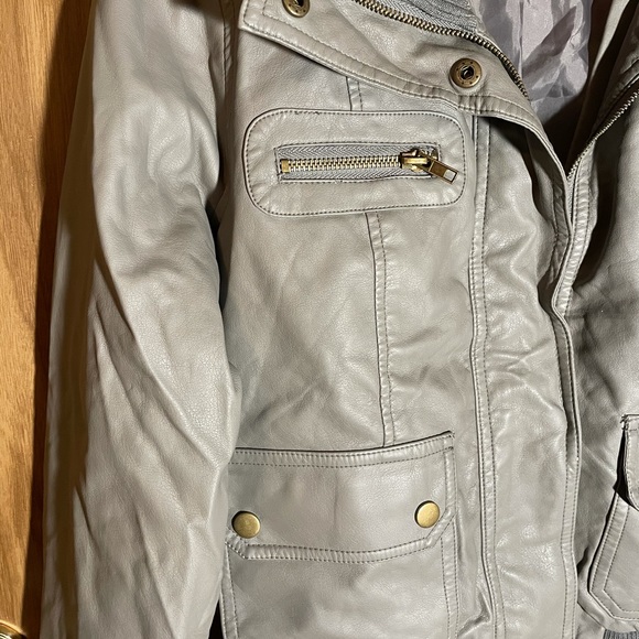 Bomber Jacket by Ambiance Apparel - Picture 3 of 10